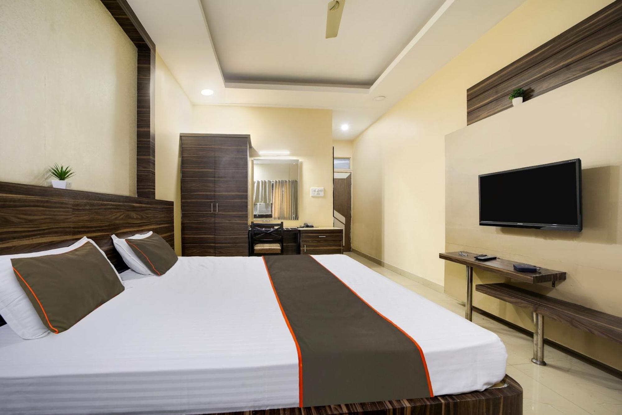 Collection O Hotel Silver Inn โบปาล ภายนอก รูปภาพ