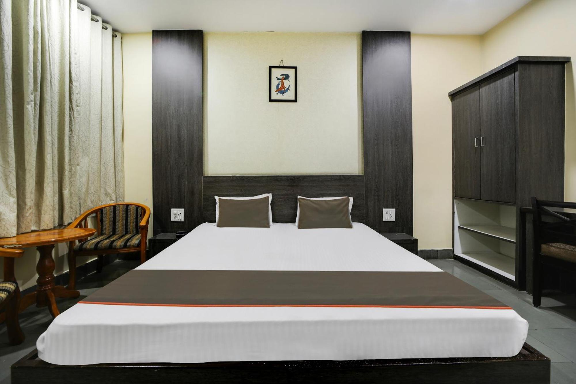 Collection O Hotel Silver Inn โบปาล ภายนอก รูปภาพ